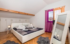 2 bedrooms, free WiFi, bed sheets