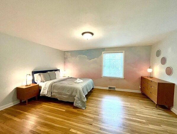 3 habitaciones, caja de seguridad en la habitación y escritorio 