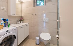 Shower - 2 bedroom amazing apartment in Sisan (Sisan)