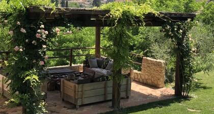 The Villa on the Ancient Walls 5 *****L
