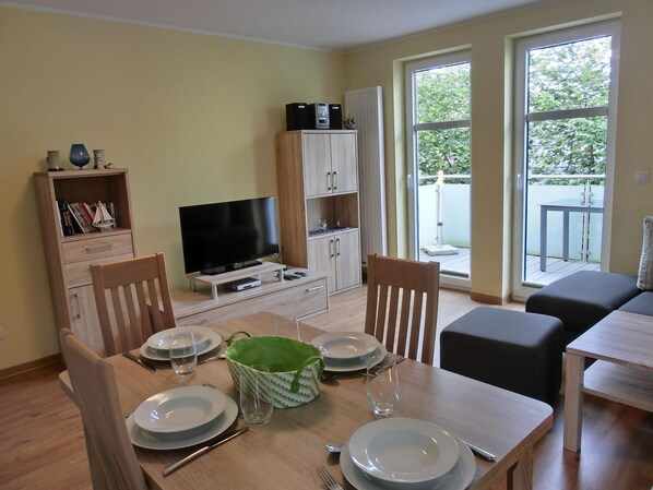 Unclassified image, 1 of 12, button