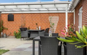 Outdoor dining - Lovely home in Vestervig with sauna (Vestervig)