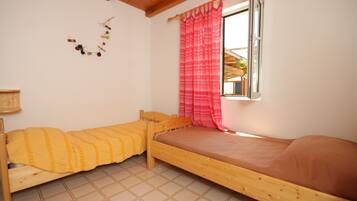 3 makuuhuonetta, ilmainen Wi-Fi, vuodevaatteet