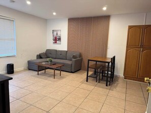 Smart TV, books, offices - Newly renovated home to yourself! (ST Augustine)