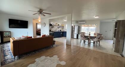 NEW LISTING!!!!Quiet Country House located just 2 miles out of town