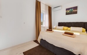 1 Schlafzimmer, Zimmersafe, Bügeleisen/Bügelbrett, Reisekinderbett
