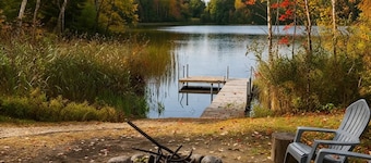 Little Longbow Lakefront Chalet