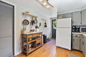 Frigorífic, microones, forn i placa de cuina 