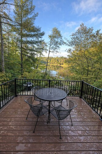 Little Longbow Lakefront Chalet