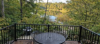 Little Longbow Lakefront Chalet