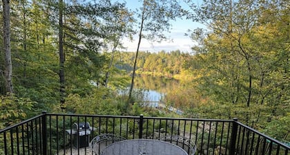 Little Longbow Lakefront Chalet