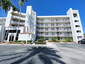 Exterior - Condo · Isla Sunsets (St. Petersburg)