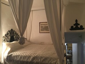 2 室のベッドルーム、WiFi