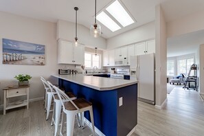 Réfrigérateur, four, plaque de cuisson, lave-vaisselle