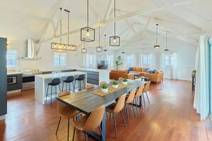 Azure Lodge 4 Bedroom Home | Living area | Flat-screen TV - RAC Esperance Holiday Park (Castletown)