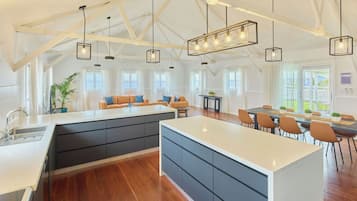 Azure Lodge 4 Bedroom Home | Private kitchen