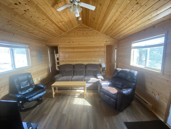 TV, DVD player - Cozy Log Cabin on Edge of North Dakota Badlands (Grassy Butte)
