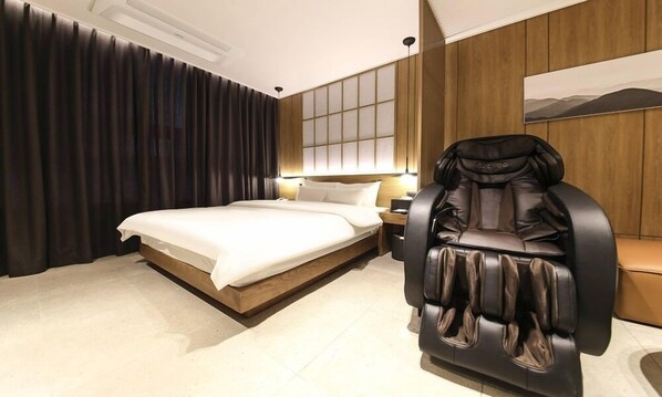 Trang trí khác biệt, trang bị nội thất với thiết kế riêng biệt, bàn 