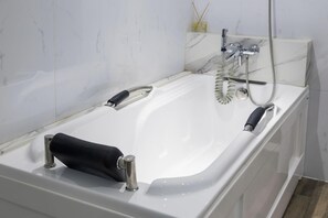 Bathroom - Borrman Hotel (Shanghai)