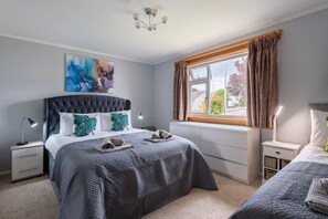 3 bedrooms, iron/ironing board, WiFi, bed sheets - Shades House - 3 bedroom house near St. Andrews (Dairsie)