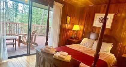 Peaceful, Rustic and Cozy house in a SPA massage environment