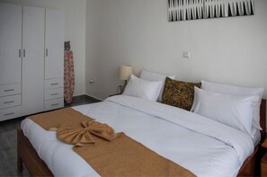 2 bedrooms, desk, iron/ironing board, free WiFi
