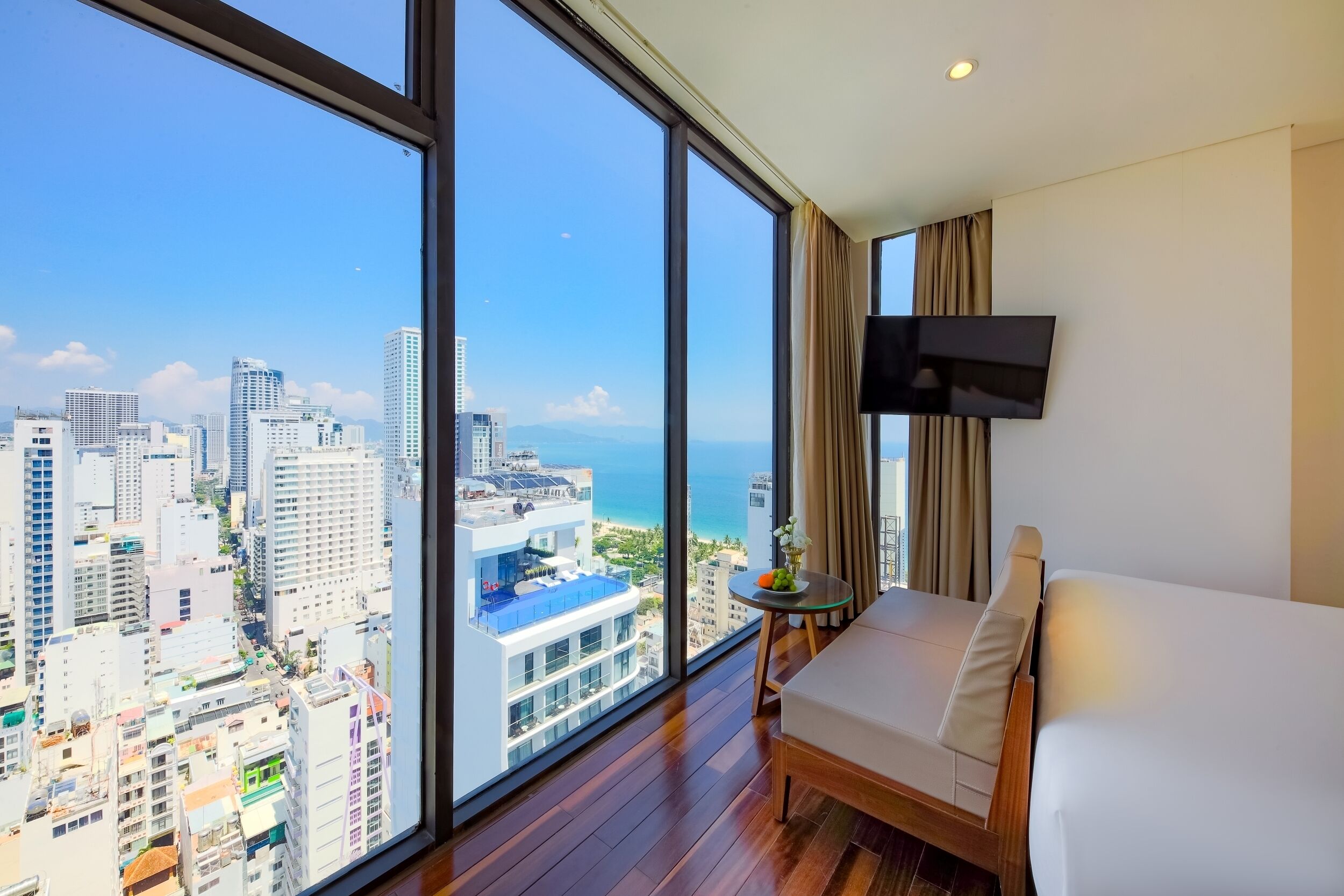 Premier Double Room, Partial Sea View | Premium bedding, minibar, in-room safe, desk