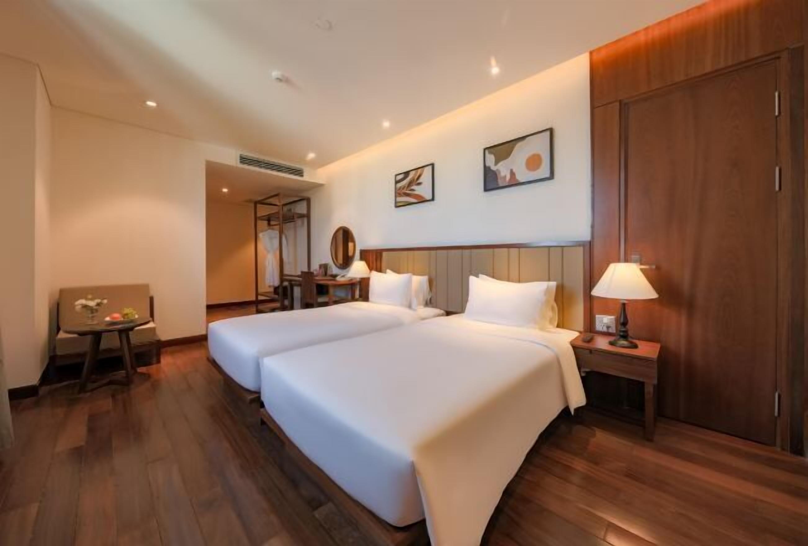 Ropa de cama de alta calidad y minibar 