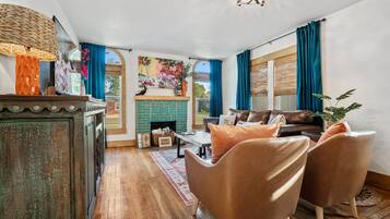 Smart TV, fireplace, books