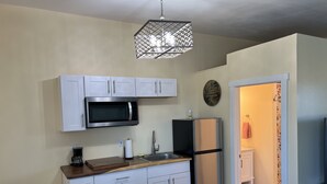 Coffee/tea maker, fridge, microwave, toaster - Sunny Sequim! (Sequim)