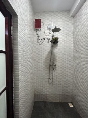 Deluxe Double Room | Bathroom