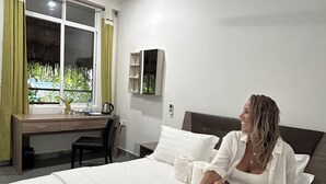 华丽双人房 | 高档床上用品、加厚床垫、迷你吧、客房内保险箱
