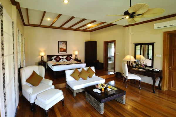 Deluxe Double or Twin Room | Minibar, in-room safe, iron/ironing board, WiFi (free)