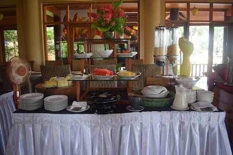 Free daily continental breakfast