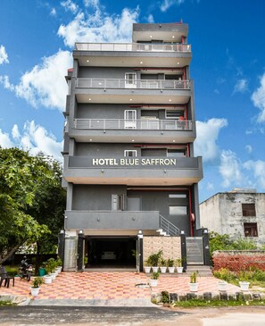 Front of property - Hotel Blue Saffron (New Delhi)