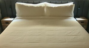 Monolocale Deluxe, non fumatori, vista giardino | Biancheria da letto di alta qualità, materassi in memory foam