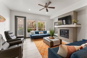 Townhome, 4 Bedrooms | Living area | 36-inch Smart TV with digital channels, TV, streaming services - Best Day Ever by RedAwning (Washington)