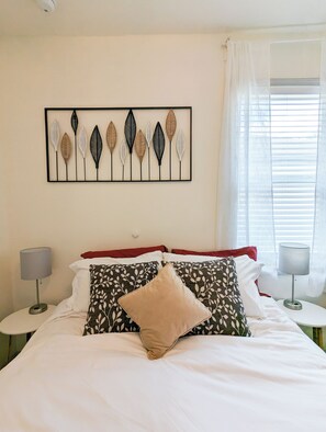 3 bedrooms, travel crib, WiFi - City getaway modern house (Tampa)