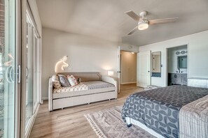 4 bedrooms, desk, iron/ironing board, free WiFi