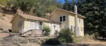 1 minute walk to Ellis