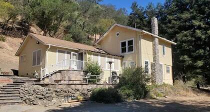 1 minute walk to Ellis