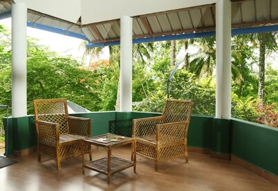 JUNGLE PARADISE FARM AND GUEST HOUSE