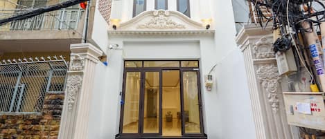 Entrée de l’hébergement
