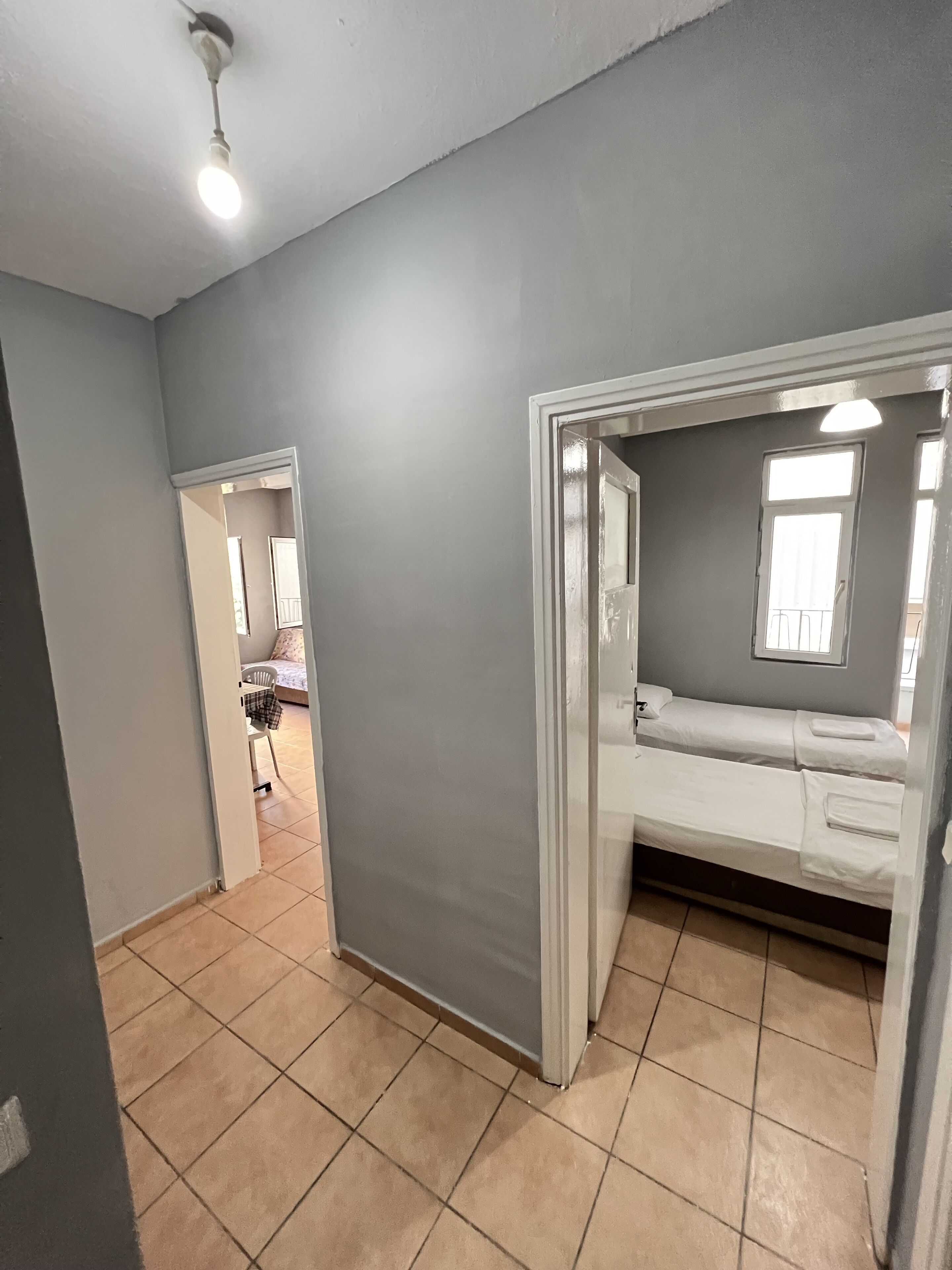 1 bedroom, premium bedding, desk, soundproofing