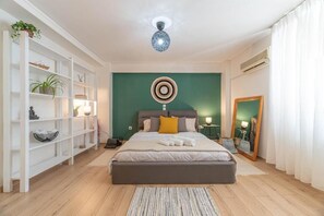 1 bedroom, WiFi - Boho Chic Apartment Under Acropolis (Athina)