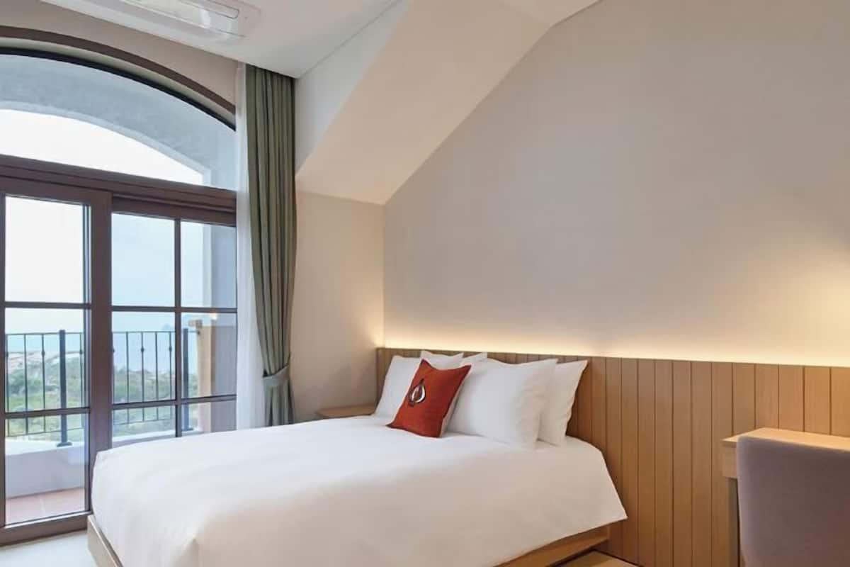 1 Schlafzimmer, Schreibtisch, laptopgeeigneter Arbeitsplatz
