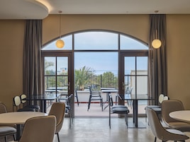 1 bedroom, desk, laptop workspace, blackout drapes