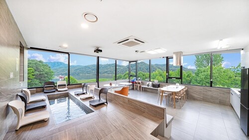 Gapyeong Belloci Lake Poolvilla