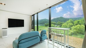 Habitación básica, 2 habitaciones (Double(PoolVilla)) | 1 habitación y wifi gratis 