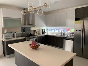 Fridge, microwave, oven, stovetop